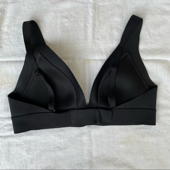 Athleta Sports Bra - Picture 2 of 3